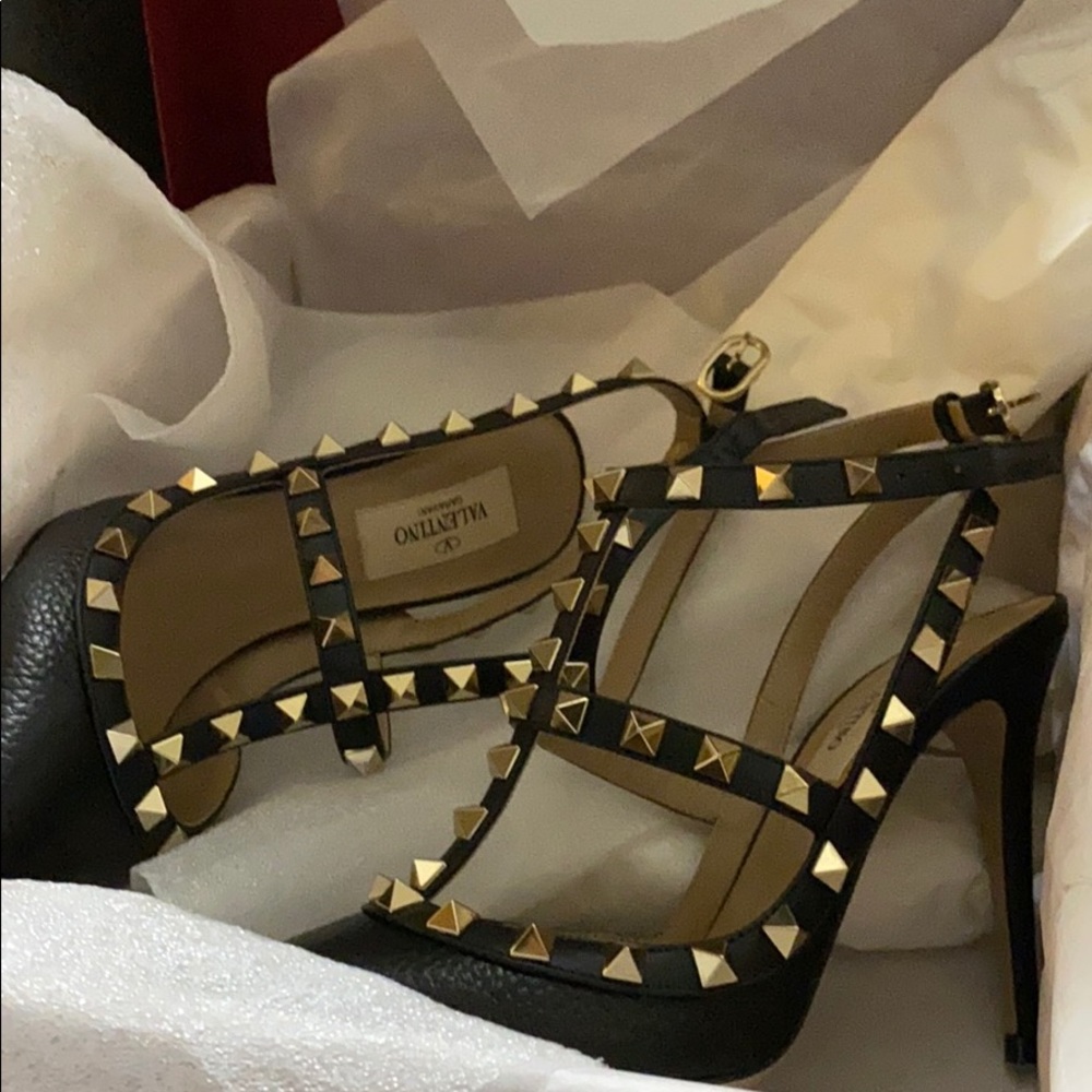Valentino ankle strap black pumps